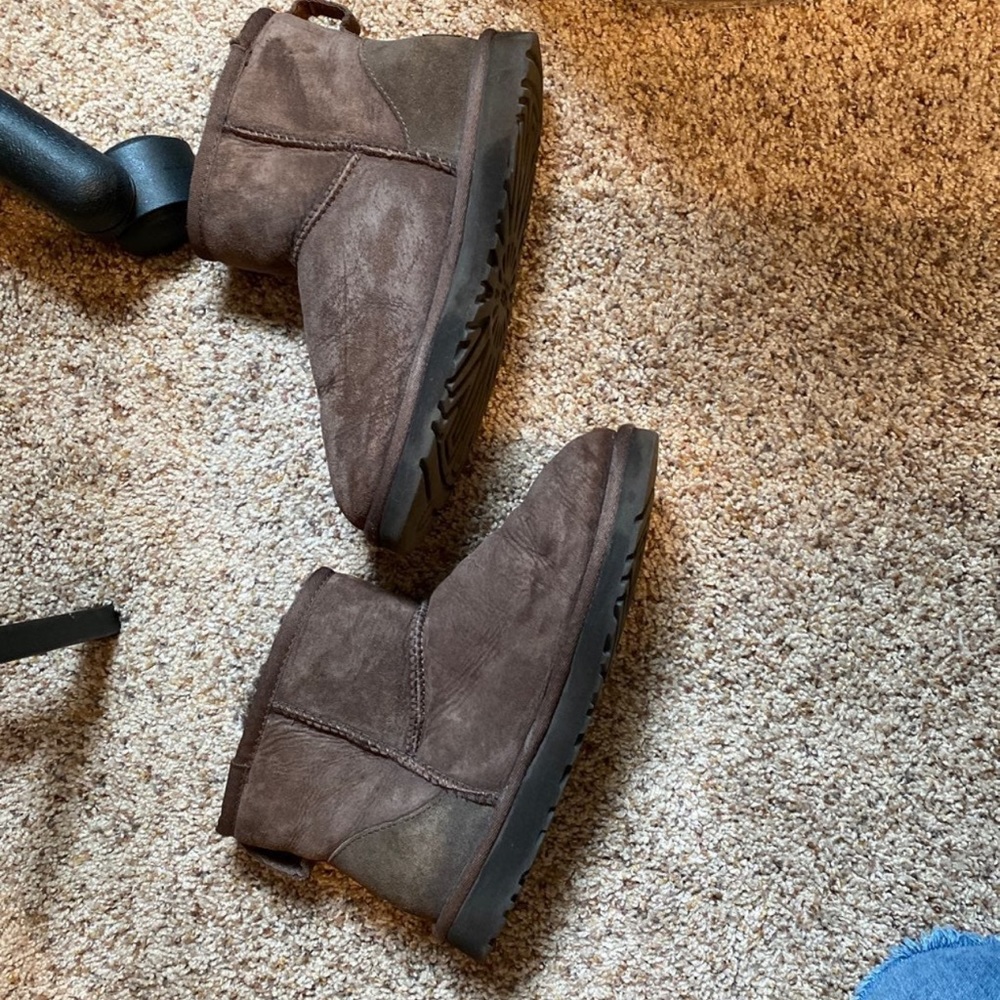 Womens brown UGGs